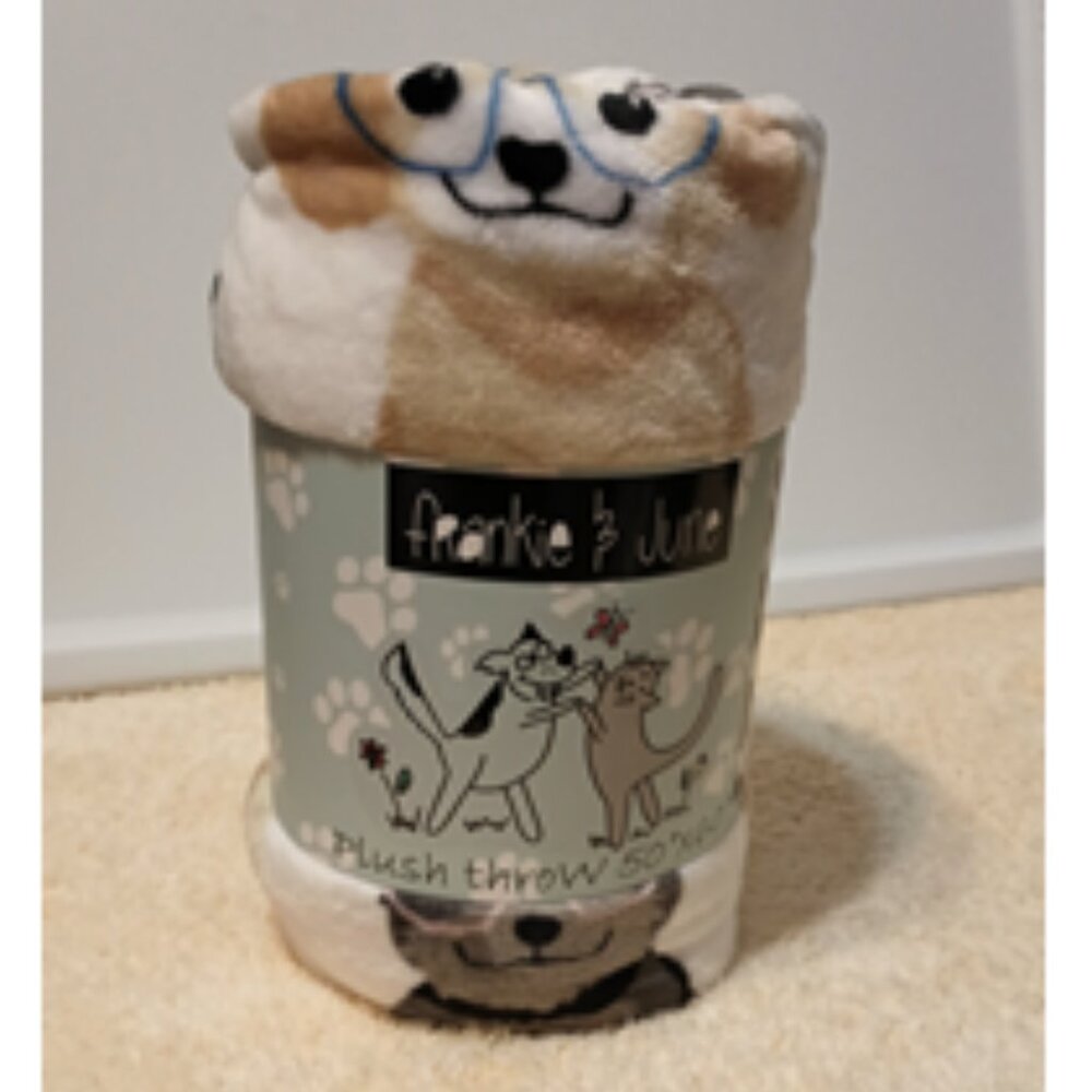 NWT~ Frankie & June Ultra-Soft Double-Sided Plush Throw Blanket (50" X 60")